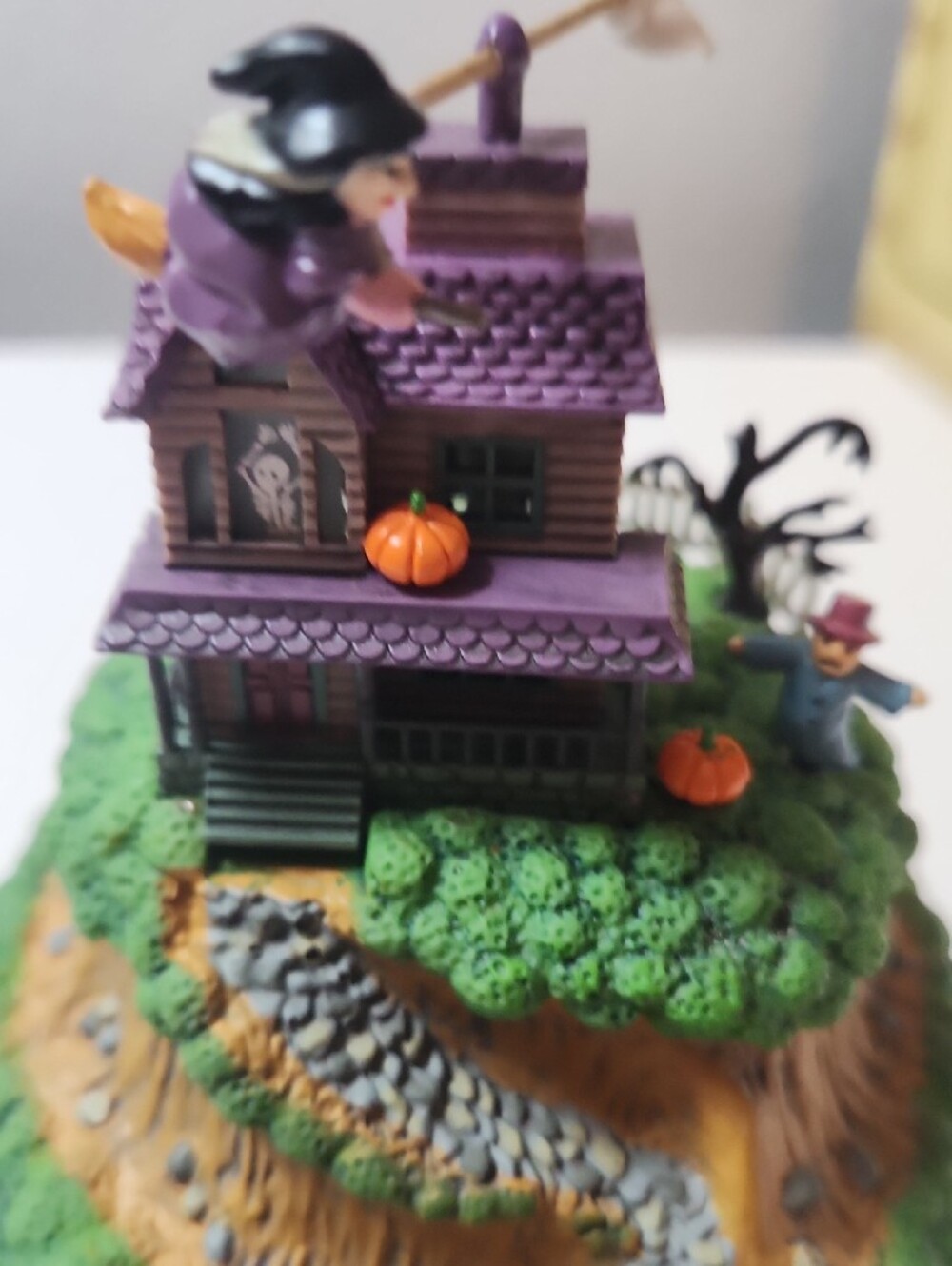 Enesco Haunted House For Display
